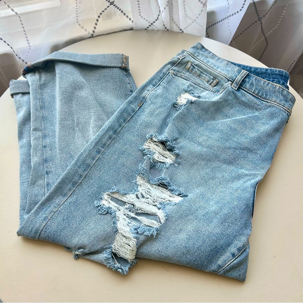 Lane Bryant Signature Fit Boyfriend Capri Distressed Medium Wash 20W